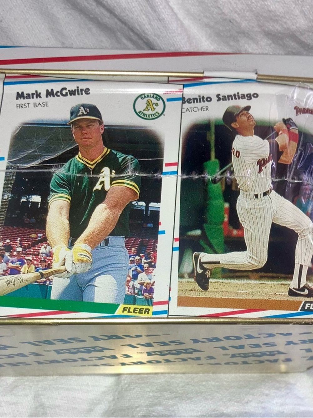 Fleer 1988 Baseball Team Logo Stickers & Trading Cards Box - White/Blue - Picture 8 of 11